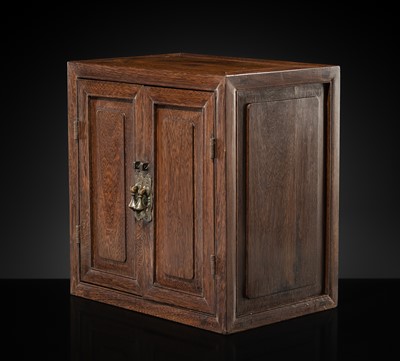 A SMALL JICHIMU SCHOLAR’S DESK CABINET, 18-19TH CENTURY