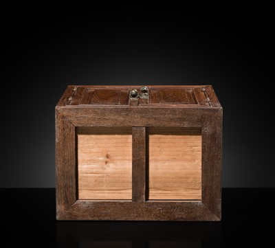 A SMALL JICHIMU SCHOLAR’S DESK CABINET, 18-19TH CENTURY