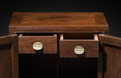 A SMALL JICHIMU SCHOLAR’S DESK CABINET, 18-19TH CENTURY