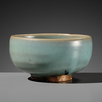 Lot 144 - A FINE JUN SKY-BLUE GLAZED BOWL, SONG DYNASTY