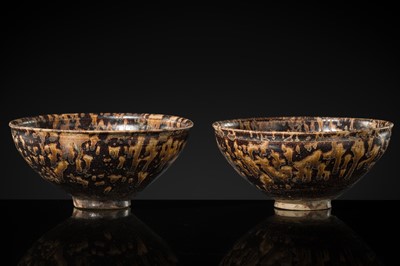 Lot 149 - A FINE PAIR OF JIZHOU ‘TORTOISESHELL’ GLAZED BOWLS, SOUTHERN SONG DYNASTY