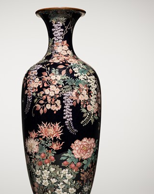 Lot 206 - A VERY LARGE CLOISONNÉ ENAMEL VASE WITH BLOSSOMING FLOWERS