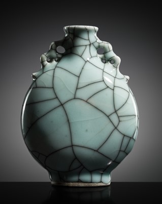 Lot 248 - A FINE GUAN-TYPE VASE, BIANHU, QING DYNASTY