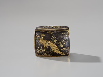 Lot 34 - A FINE KOMAI STYLE GOLD INLAID IRON ‘HO-O NO KIRI’ BOX AND COVER