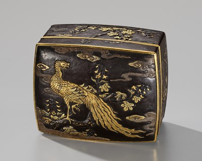 Lot 34 - A FINE KOMAI STYLE GOLD INLAID IRON ‘HO-O NO KIRI’ BOX AND COVER