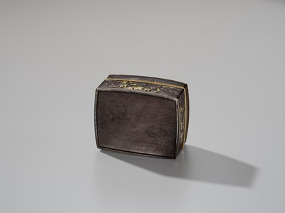 Lot 34 - A FINE KOMAI STYLE GOLD INLAID IRON ‘HO-O NO KIRI’ BOX AND COVER