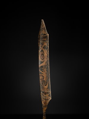 Lot 247 - A KAYAN DAYAK KLAU SHIELD, KALIMANTAN, BORNEO, INDONESIA, EARLY 20TH CENTURY