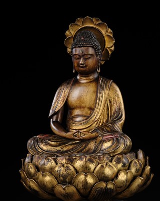 A FINE GILT-LACQUERED WOOD FIGURE OF SEATED AMIDA NYORAI, EDO PERIOD