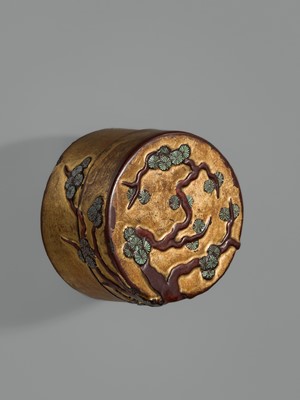 Lot 1561 - A LACQUER BOX AND COVER DEPICTING A PINE TREE