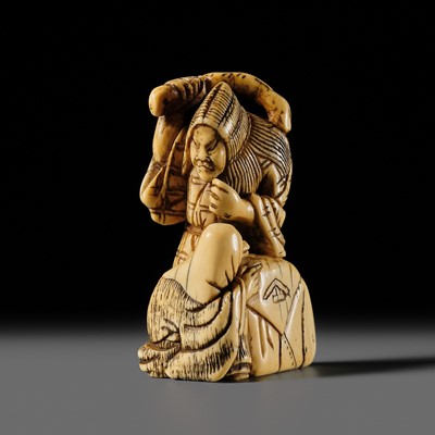 Lot 78 - AN EARLY IVORY NETSUKE OF YASAKU AND HAKUZOSU