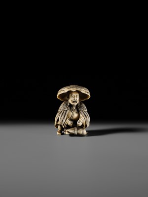 Lot 81 - A FINE IVORY NETSUKE OF MOSO, SCHOOL OF OGAWASARA ISSAI