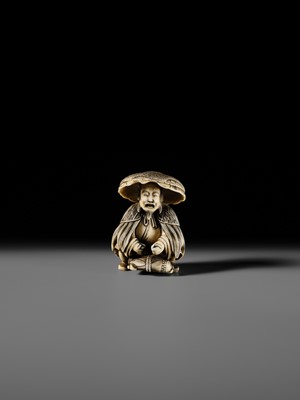 Lot 81 - A FINE IVORY NETSUKE OF MOSO, SCHOOL OF OGAWASARA ISSAI