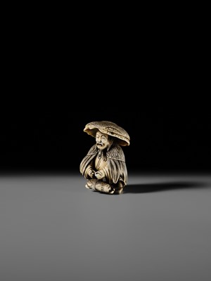 Lot 81 - A FINE IVORY NETSUKE OF MOSO, SCHOOL OF OGAWASARA ISSAI