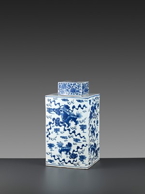 Lot 234 - A LARGE AND MASSIVE ‘DOUBLE VAJRA’ PORCELAIN CADDY FOR SACRED TEA, LATE MING