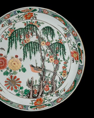 Lot 524 - A LARGE FAMILLE VERTE ‘PHEASANT AND WILLOW’ DISH, KANGXI PERIOD