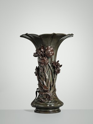 Lot 13 - A SUPERB AND LARGE ‘IRIS’ BRONZE VASE