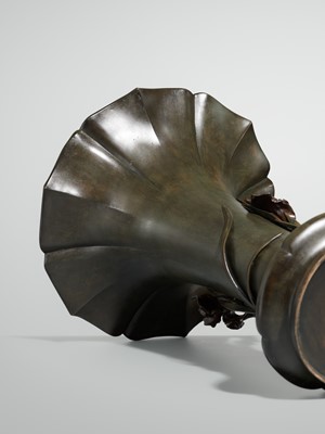 Lot 13 - A SUPERB AND LARGE ‘IRIS’ BRONZE VASE