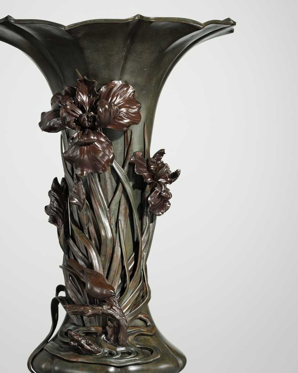 Lot 13 - A SUPERB AND LARGE ‘IRIS’ BRONZE VASE
