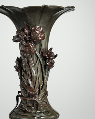 Lot 13 - A SUPERB AND LARGE ‘IRIS’ BRONZE VASE