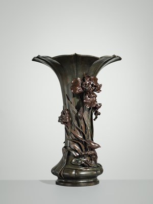 Lot 13 - A SUPERB AND LARGE ‘IRIS’ BRONZE VASE