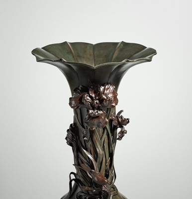 Lot 13 - A SUPERB AND LARGE ‘IRIS’ BRONZE VASE