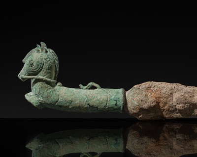 Lot 637 - A ‘PRANCING HORSE’ CEREMONIAL BRONZE DAGGER WITH SEAL, ANGKOR WAT PERIOD, 12TH CENTURY