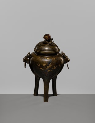 A BRONZE TRIPOD KORO (INCIENSE BURNER) AND COVER