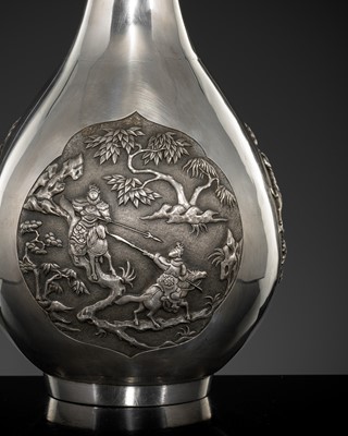 Lot 403 - A SUPERB SILVER ‘WARRIORS’ VASE, YUHUCHUNPING, QING DYNASTY