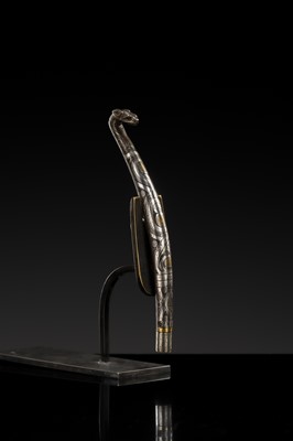 Lot 42 - A GOLD AND SILVER-INLAID BRONZE BELT HOOK, WARRING STATES-HAN DYNASTY