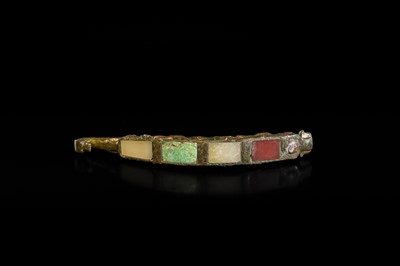 Lot 195 - A JADE, TURQUOISE AND GLASS-INLAID GILT-BRONZE BELT HOOK, HAN DYNASTY