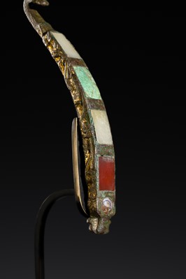 Lot 195 - A JADE, TURQUOISE AND GLASS-INLAID GILT-BRONZE BELT HOOK, HAN DYNASTY