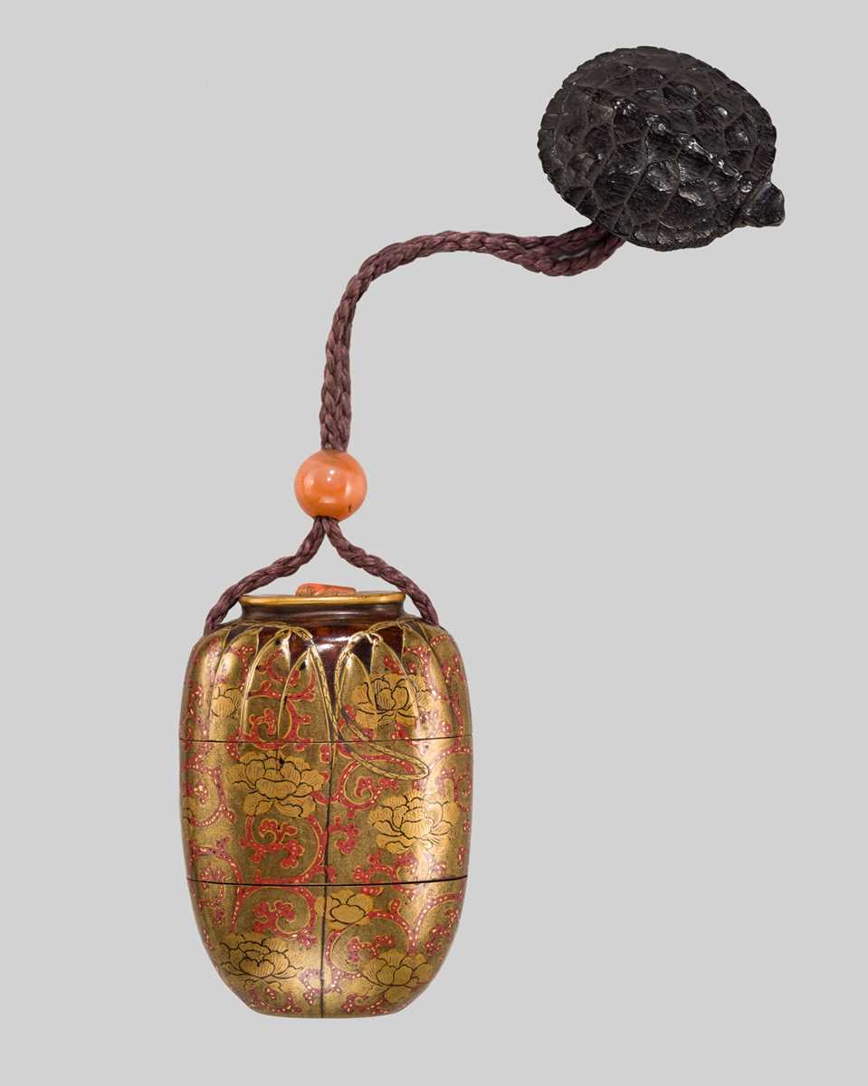 Lot 38 - A RARE TWO-CASE GOLD LACQUER ‘CHAIRE AND SHIFUKU’ INRO