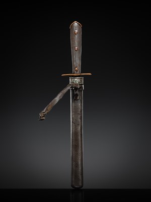 A SHORT SWORD WITH GILT-DAMASCENED IRON MOUNTS, TIBET, CIRCA 16TH-18TH CENTURY