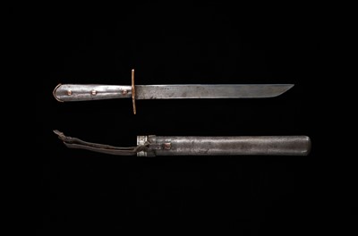 A SHORT SWORD WITH GILT-DAMASCENED IRON MOUNTS, TIBET, CIRCA 16TH-18TH CENTURY