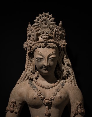 Lot 223 - AN IMPORTANT TERRACOTTA BUST OF A FEMALE DEITY, ANCIENT REGION OF HUND