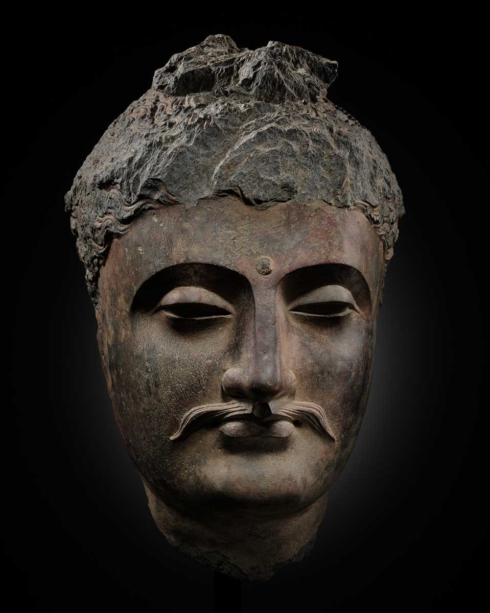 A LARGE GRAY SCHIST HEAD OF BUDDHA SHAKYAMUNI, ANCIENT REGION OF GANDHARA, 1ST-4TH CENTURY