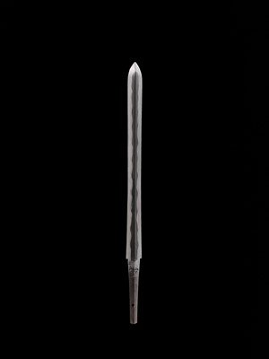 Lot 143 - AN IMPRESSIVE AND RARE KEN (DOUBLE-EDGED STRAIGHT SWORD) IN SUPERB ‘DRAGON’ KOSHIRAE