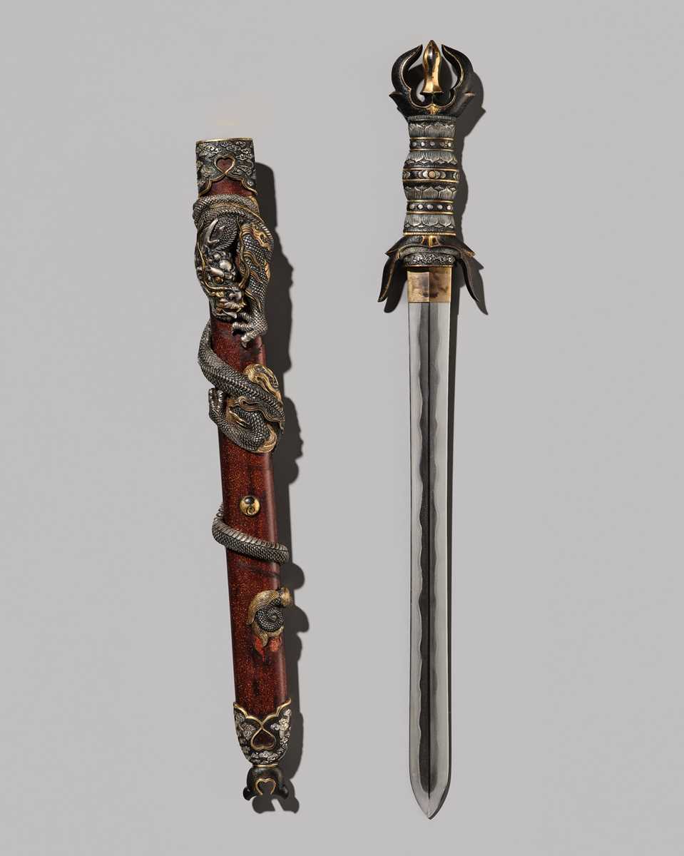 Lot 143 - AN IMPRESSIVE AND RARE KEN (DOUBLE-EDGED STRAIGHT SWORD) IN SUPERB ‘DRAGON’ KOSHIRAE