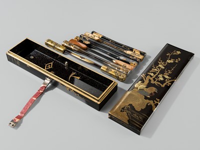 Lot 92 - A FINE LACQUER BOX AND COVER CONTAINING A COLLECTION OF SEVEN KOGAI (HAIRPINS)