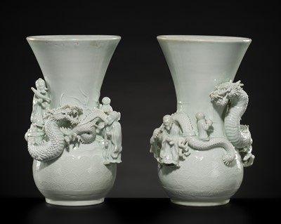 A PAIR OF LARGE HIRADO PORCELAIN ‘DRAGON’ VASES