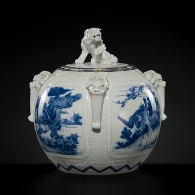 Lot 224 - A HIRADO BLUE AND WHITE PORCELAIN MIZUSASHI (WATER JAR) AND COVER