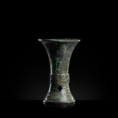 Lot 367 - A BRONZE RITUAL WINE VASE, GU, SHANG DYNASTY, LATTER ERLIGANG STAGE