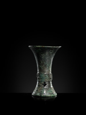 Lot 367 - A BRONZE RITUAL WINE VASE, GU, SHANG DYNASTY, LATTER ERLIGANG STAGE