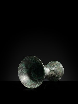 Lot 367 - A BRONZE RITUAL WINE VASE, GU, SHANG DYNASTY, LATTER ERLIGANG STAGE