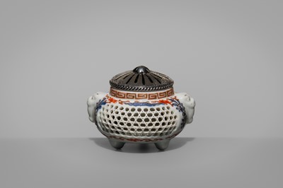 Lot 1576 - AN IMARI PORCELAIN KORO (INCENSE BURNER) WITH SILVER COVER