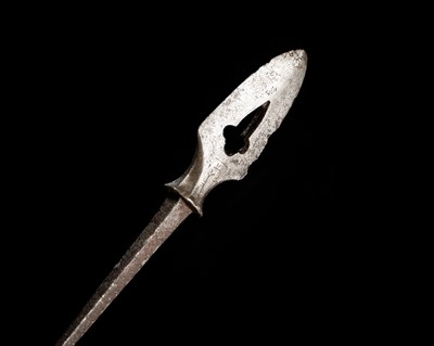 Lot 148 - TAKAKI: AN ECHIZEN IRON SUKASHI ‘SPICE CLOVE’ YANONE (PRESENTATION ARROWHEAD)