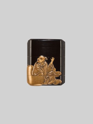 Lot 23 - A SMALL FOUR-CASE LACQUER INRO DEPICTING CHOKARO SENNIN