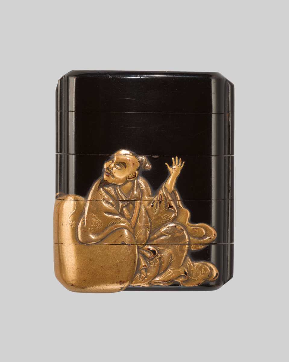 Lot 23 - A SMALL FOUR-CASE LACQUER INRO DEPICTING CHOKARO SENNIN