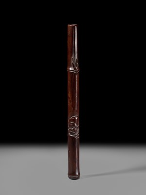 Lot 58 - KOKEI: A RARE AND LARGE WOOD KISERUZUTSU (PIPE CASE) DEPICTING DARUMA