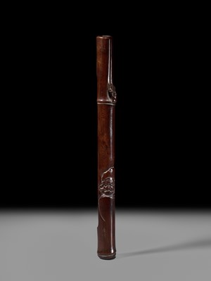 Lot 58 - KOKEI: A RARE AND LARGE WOOD KISERUZUTSU (PIPE CASE) DEPICTING DARUMA